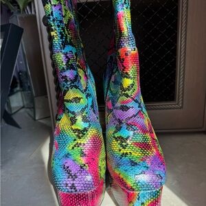 Liliana Rainbow Snake Print Platform Boots – Size 7 – Chunky Heel